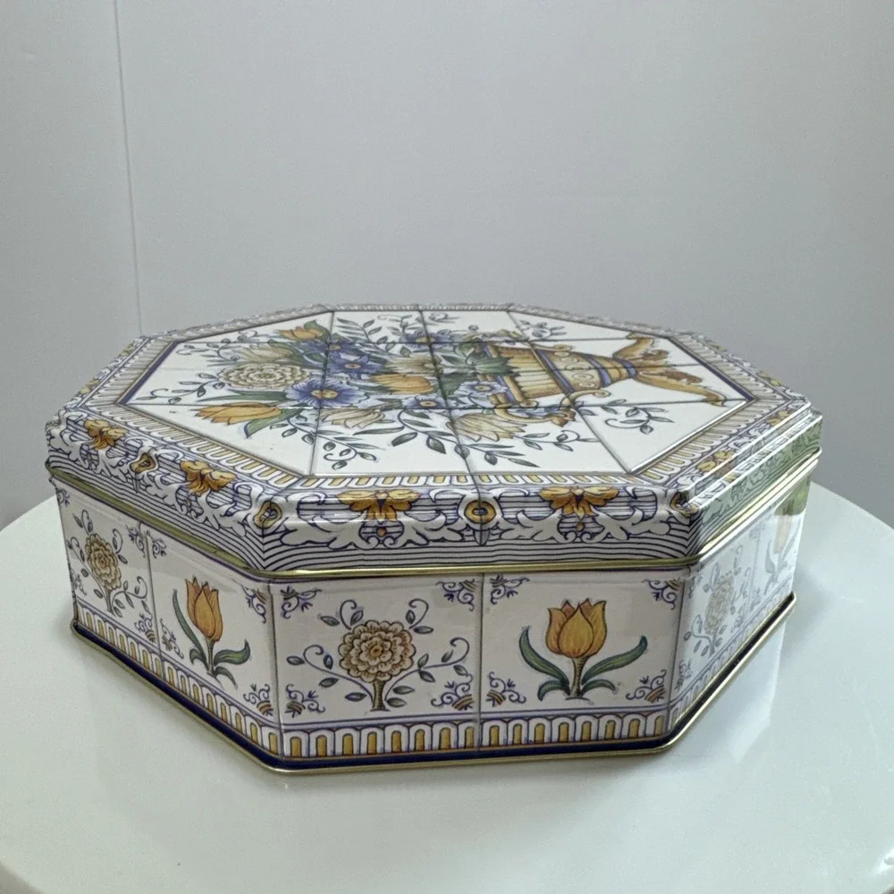 Vintage 90s Limited Edition Collector Decorative Floral‎ Vase Tin Box Canister